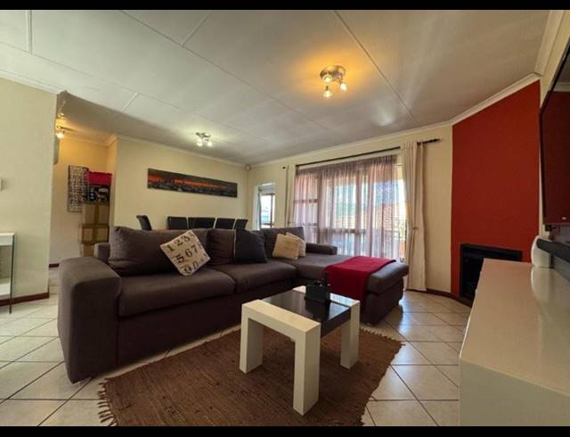 2 BEDROOM SECTIONAL TITLE FOR SALE IN MEYERSDAL